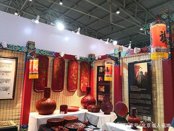 國家文化和旅游部長雒樹剛、北京宣傳部長杜飛進(jìn)等領(lǐng)導(dǎo)參觀非遺展